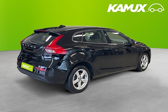 Volvo V40 4 of 26