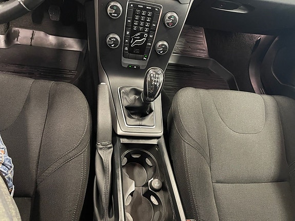 Volvo V40 11 of 26