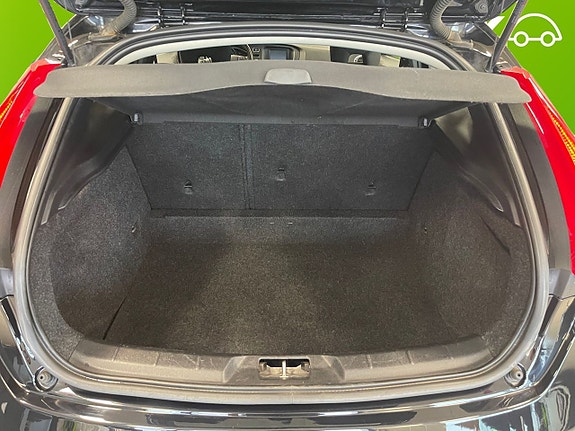 Volvo V40 15 of 26