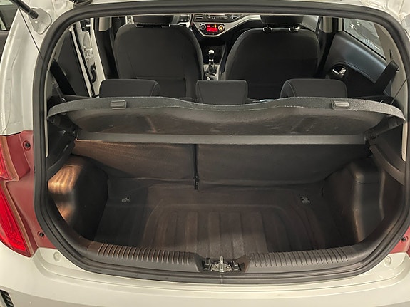 Kia Picanto 13 of 13