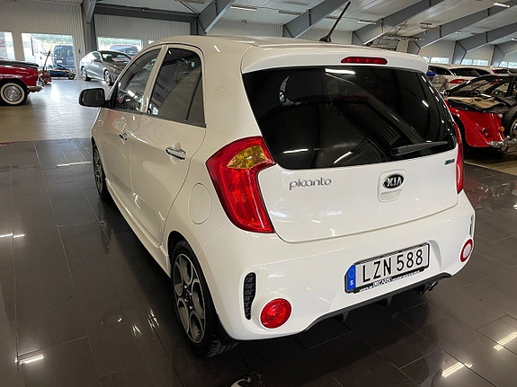 Kia Picanto 5 of 13