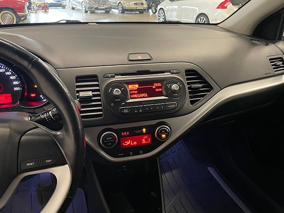 Kia Picanto 11 of 13