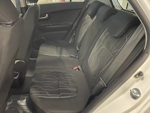 Kia Picanto 12 of 13