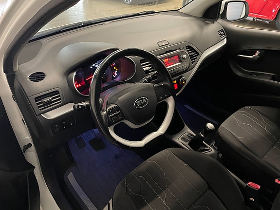 Kia Picanto 8 of 13