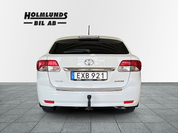 Toyota Avensis 4 of 27