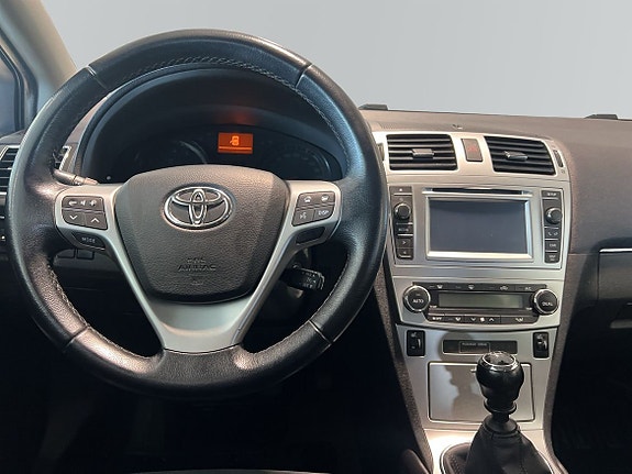 Toyota Avensis 8 of 27