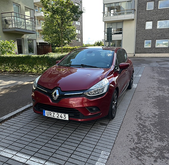 Renault Clio 2 of 10