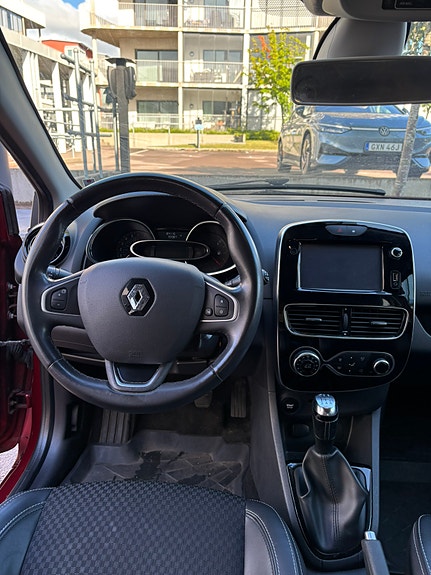 Renault Clio 7 of 10