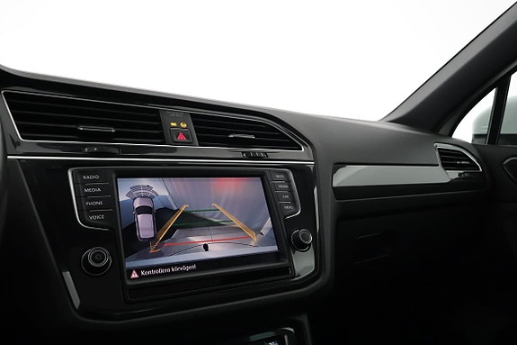 Volkswagen Tiguan 12 of 17