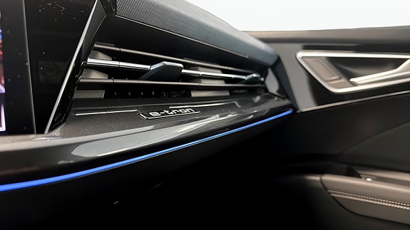 Audi Q4 e-tron 22 of 25
