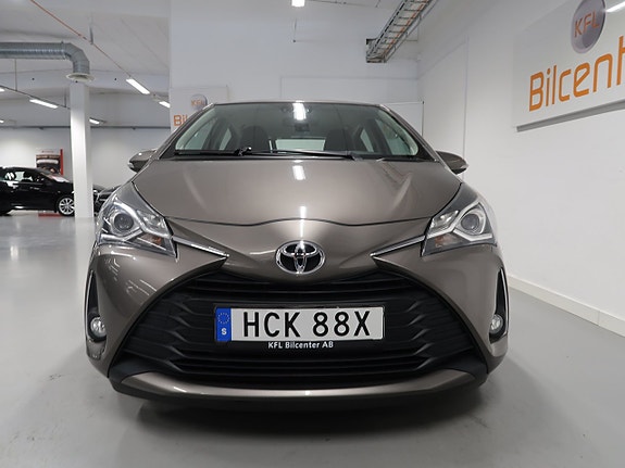 Toyota Yaris 10 of 24
