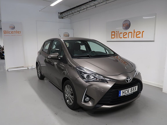 Toyota Yaris 3 of 24