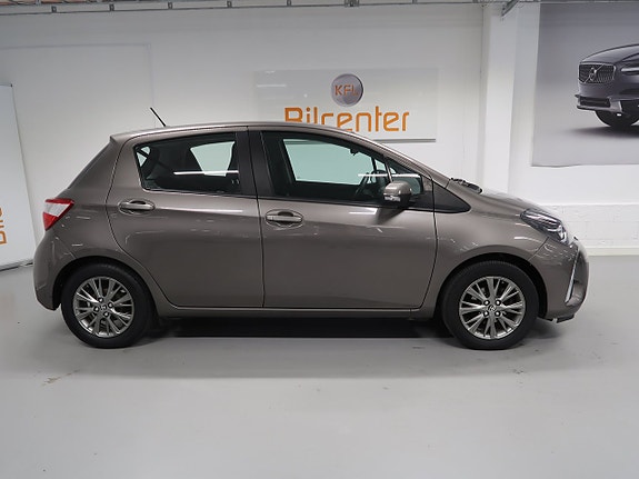 Toyota Yaris 5 of 24