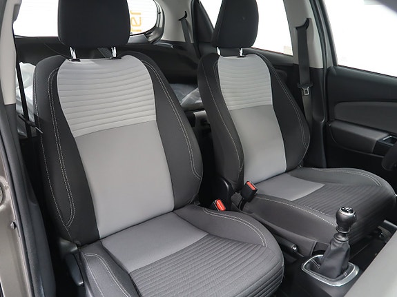 Toyota Yaris 17 of 24