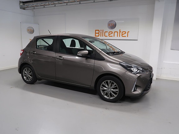 Toyota Yaris 4 of 24