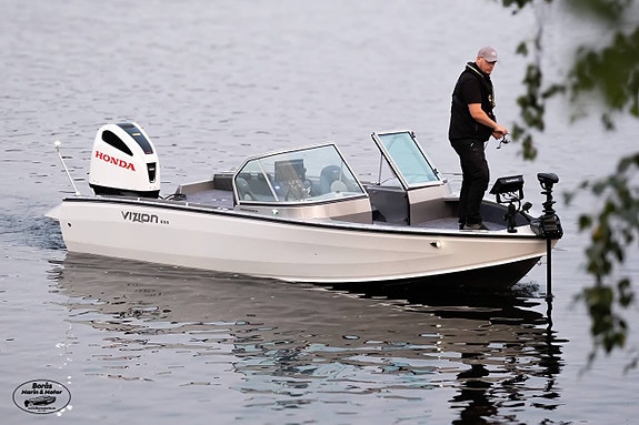 Vizion 600 / Mercury V8 F200 XL Pro XS 2 of 12