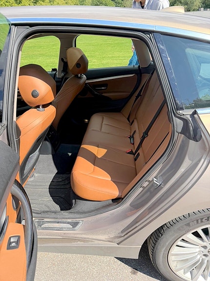 BMW 328i 9 of 11