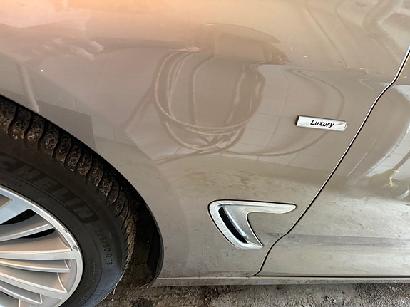 BMW 328i 3 of 11