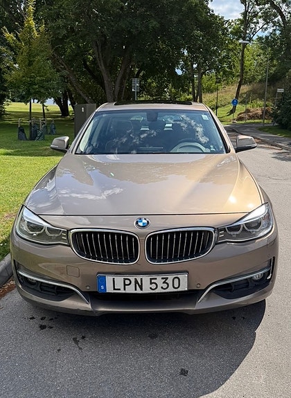 BMW 328i 2 of 11