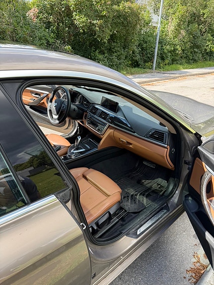 BMW 328i 5 of 11