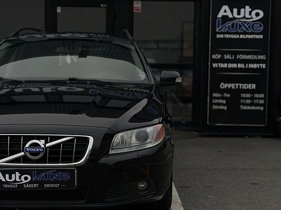 Volvo V70 4 of 27