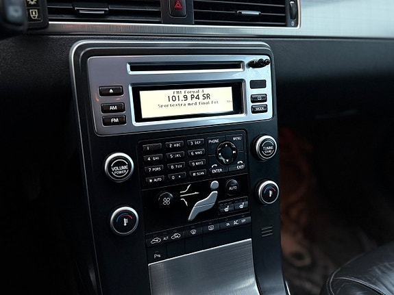 Volvo V70 15 of 27