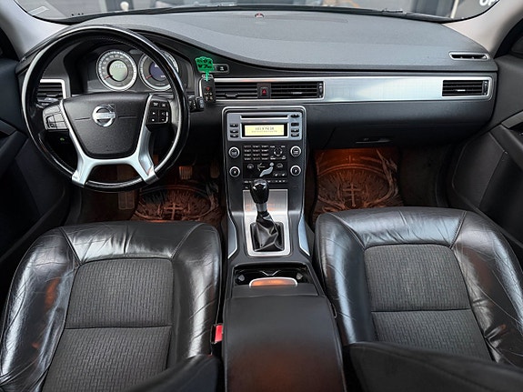 Volvo V70 13 of 27