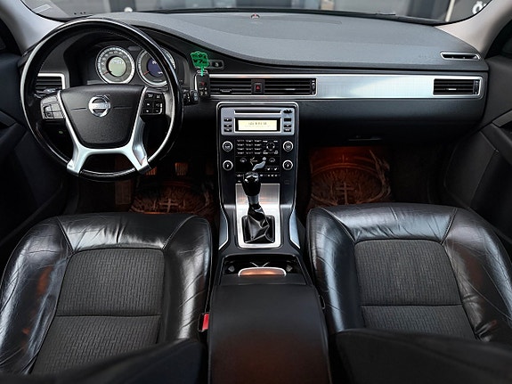 Volvo V70 18 of 27