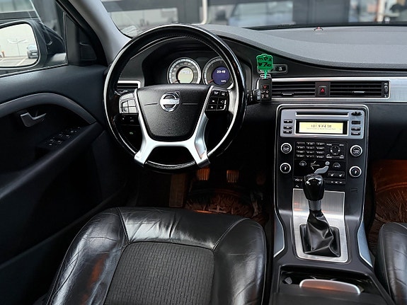 Volvo V70 19 of 27