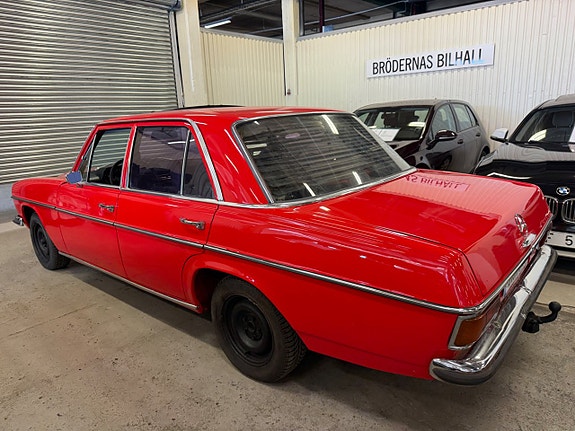 Mercedes-Benz 230 3 of 11