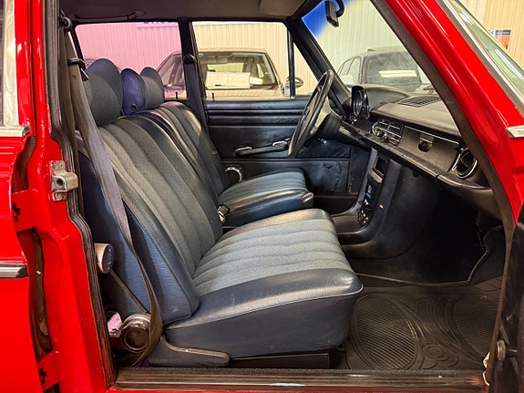 Mercedes-Benz 230 5 of 11