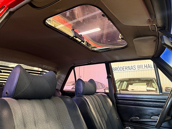 Mercedes-Benz 230 7 of 11