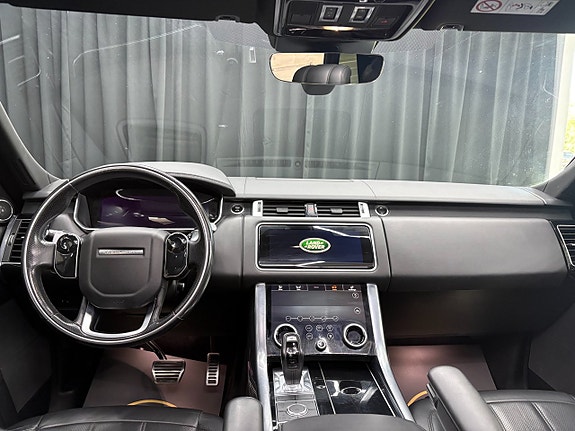 Land Rover Range Rover Sport 9 of 14