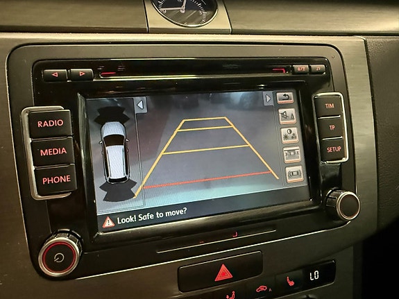 Volkswagen Passat 5 of 12
