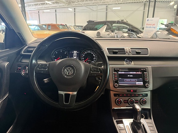 Volkswagen Passat 6 of 12