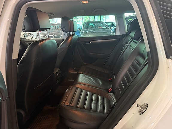 Volkswagen Passat 7 of 12