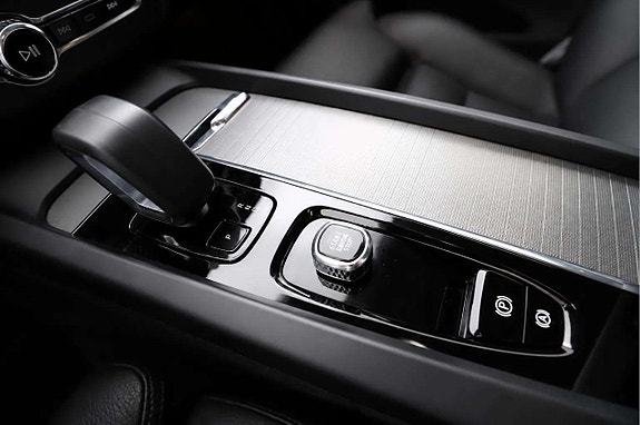 Volvo XC60 15 of 22
