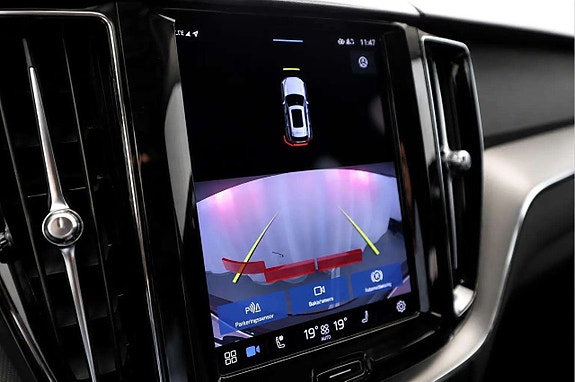 Volvo XC60 11 of 22