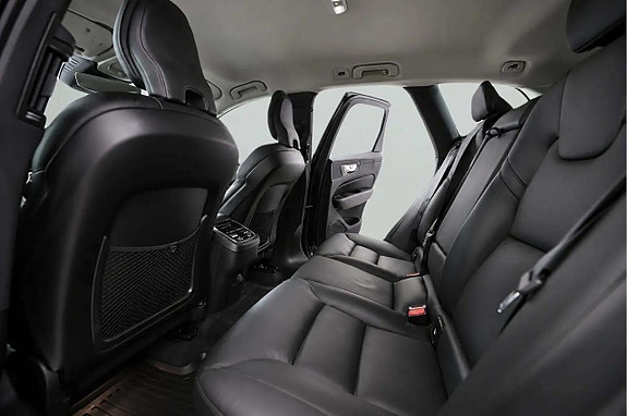 Volvo XC60 18 of 22