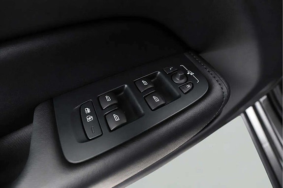 Volvo XC60 14 of 22
