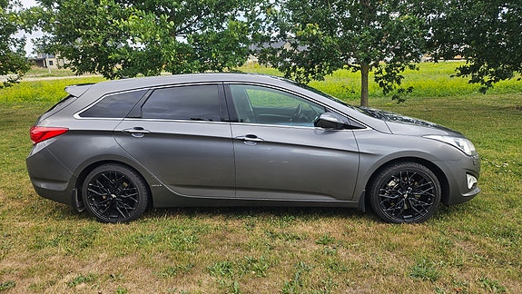 Hyundai i40 2 of 14