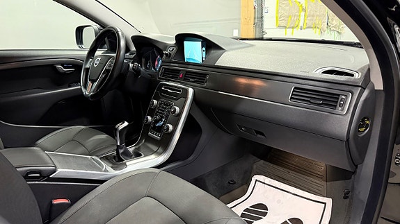 Volvo XC70 15 of 21