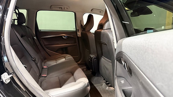 Volvo XC70 16 of 21