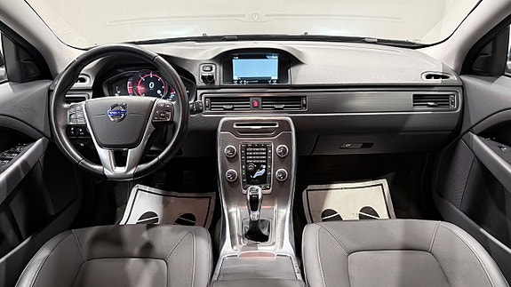 Volvo XC70 12 of 21