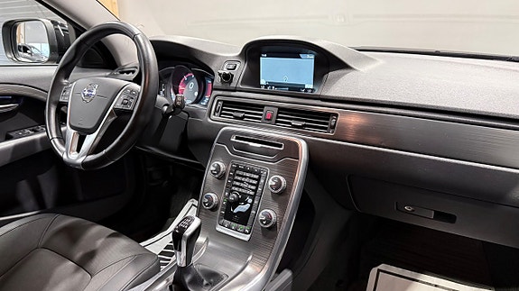 Volvo XC70 13 of 21