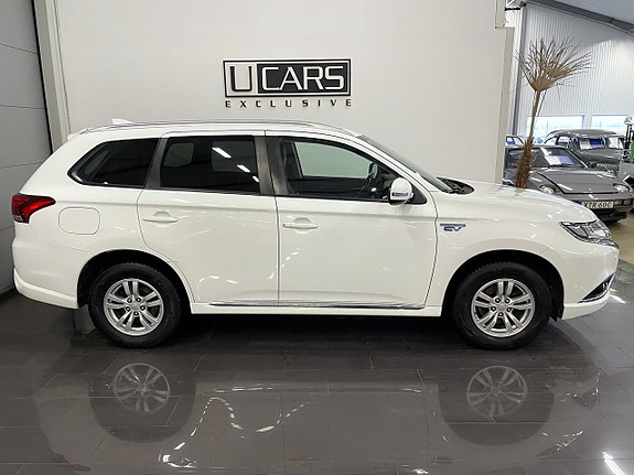 Mitsubishi Outlander 2 of 14