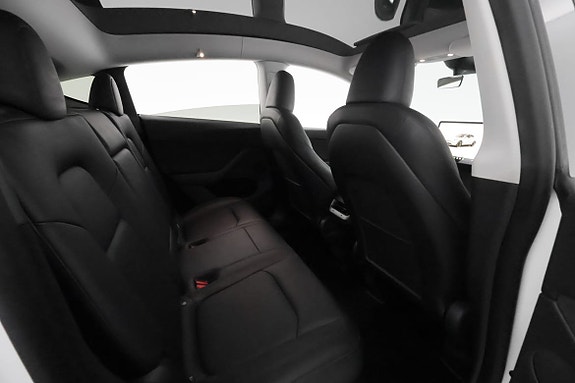 Tesla Model Y 19 of 29