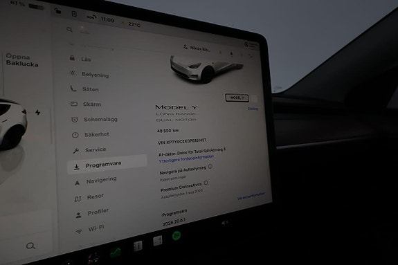 Tesla Model Y 23 of 29