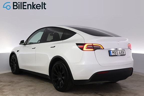 Tesla Model Y 6 of 29
