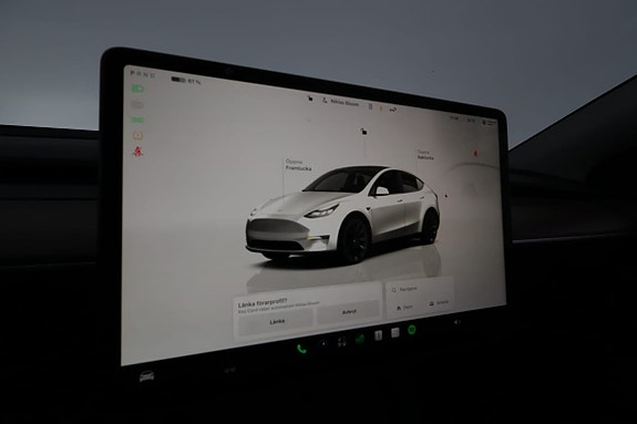 Tesla Model Y 20 of 29
